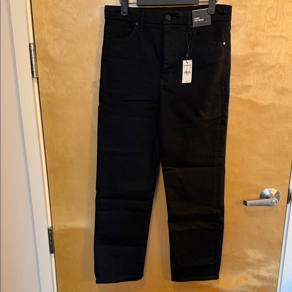 NWT Express Women’s Black Straight Jeans Size 8